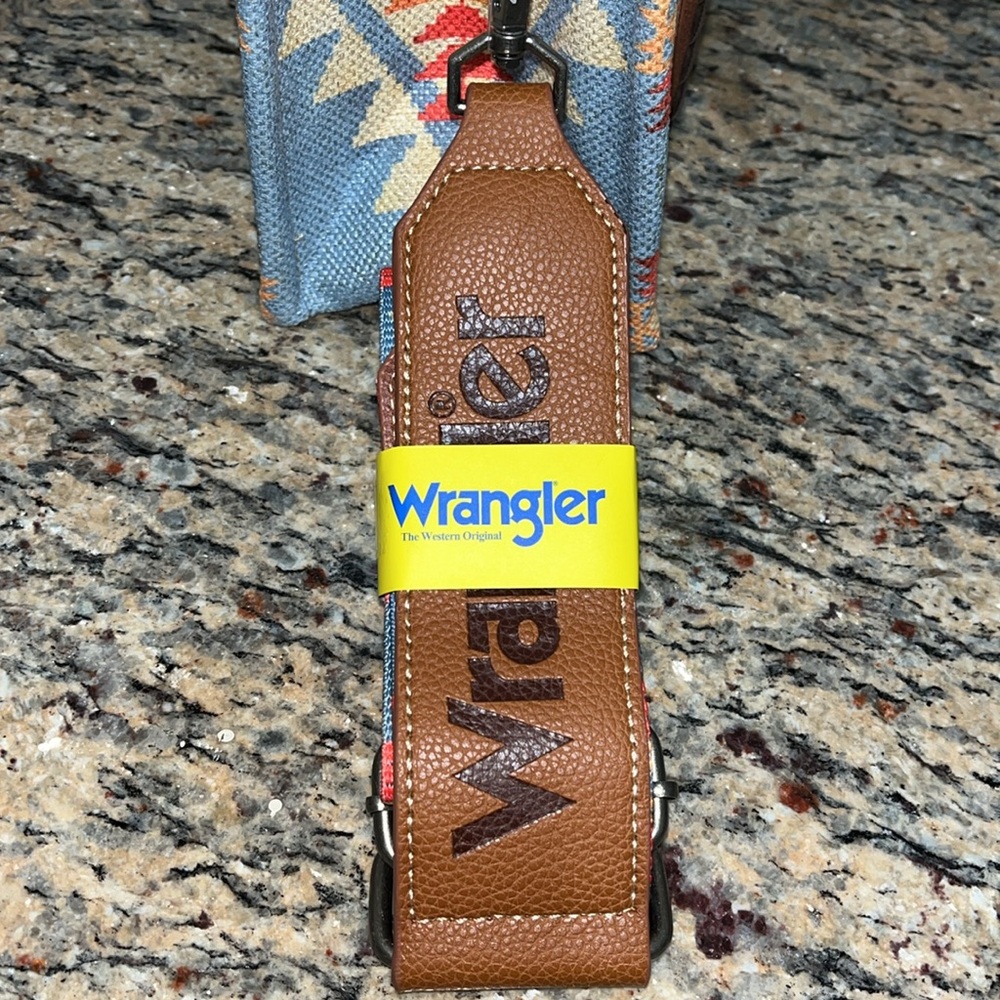 Wrangler Boho Aztec Handbag - Picture 6 of 9